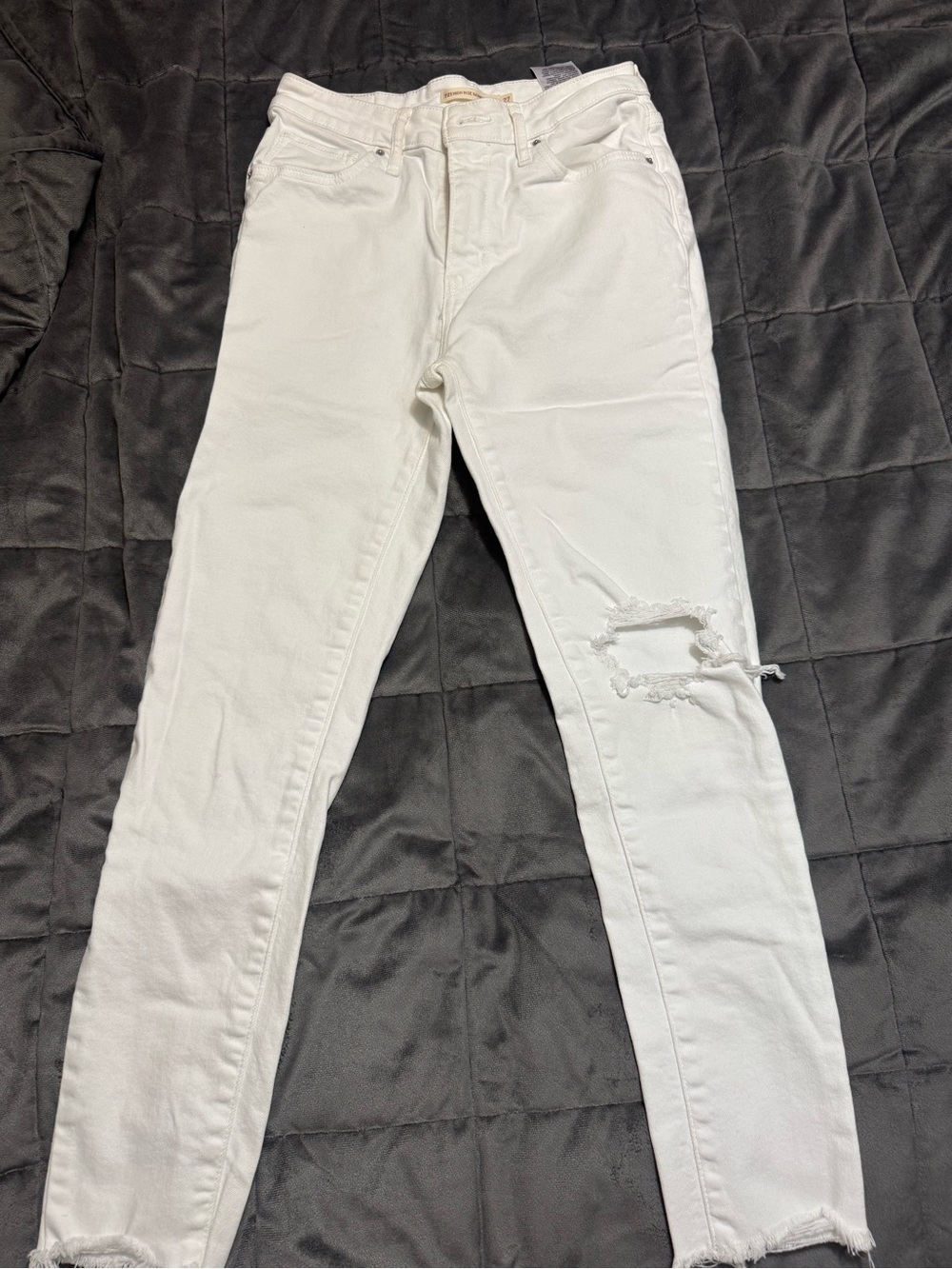 White Distressed women’s skinny ankle Jeans